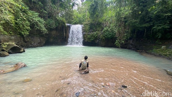 Air Terjun Pelangi Jonjo Parigi di Gowa.