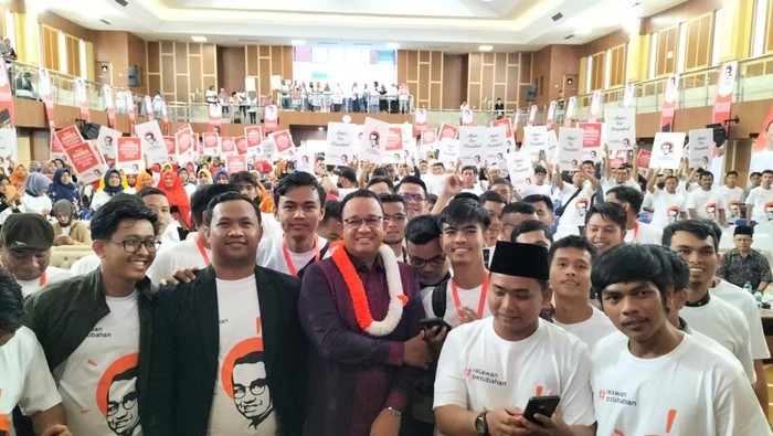 Anies Baswedan saat acara Relawan Perubahan di Padang