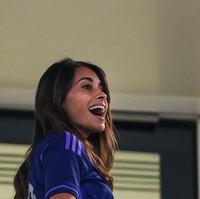 Antonela Roccuzzo sebelumnya juga menonton Lionel Messi bertanding di Piala Dunia 2022 di momen Argentina melawan Meksiko. Saat itu dia membawa ketiga anaknya dengan Messi.Foto: AFP via Getty Images/ODD ANDERSEN
