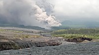 Awan panas guguran (APG) Gunung Semeru terlihat dari Kecamatan Pronojiwo, Lumajang, Jawa Timur. Antara Foto/Eri.