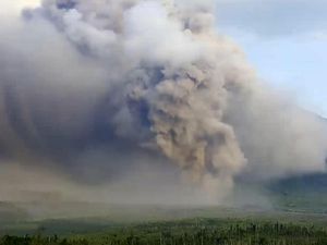 Suasana Mencekam Akibat Semburan Abu Vulkanik Gunung Semeru
