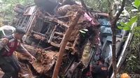 5 Fakta Bus Rombongan Wisata Masuk Jurang Di Sarangan 7 Orang Tewas