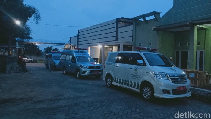 Bus masuk jurang magetan