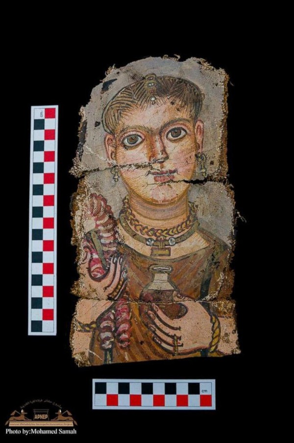 Kementerian Barang Antik Mesir mengatakan bahwa bangunan dan lukisan yang dikenal dengan nama potret Fayoum ini berasal dari era Ptolemeus dan Romawi pada abad ke-3 SM. Mereka ditemukan di desa Gerza Fayoum, yang dikenal sebagai Philadelphia selama periode Romawi. Kementerian Barang Antik Mesir mengatakan bahwa bangunan dan lukisan yang dikenal dengan nama potret Fayoum ini berasal dari era Ptolemeus dan Romawi pada abad ke-3 SM. Mereka ditemukan di desa Gerza Fayoum, yang dikenal sebagai Philadelphia selama periode Romawi.