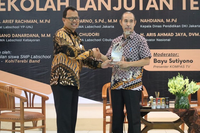 (Dokumentasi Lab School) (Dokumentasi Lab School)