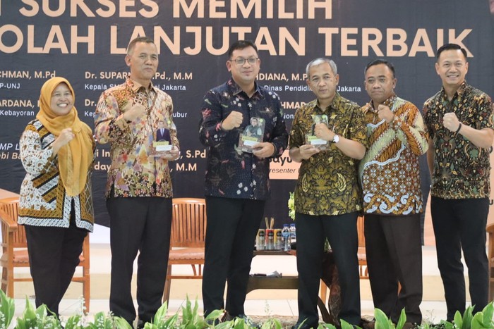 (Dokumentasi Lab School)