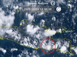 Erupsi Semeru Tampak dari Luar Angkasa, Dipotret Satelit Himawari 8