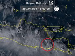 Erupsi Semeru Tampak dari Luar Angkasa, Dipotret Satelit Himawari 8