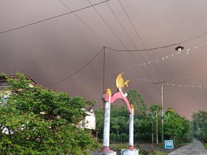 Cerita Kepanikan Warga di Tengah Erupsi Semeru: Curah Kobokan Gelap