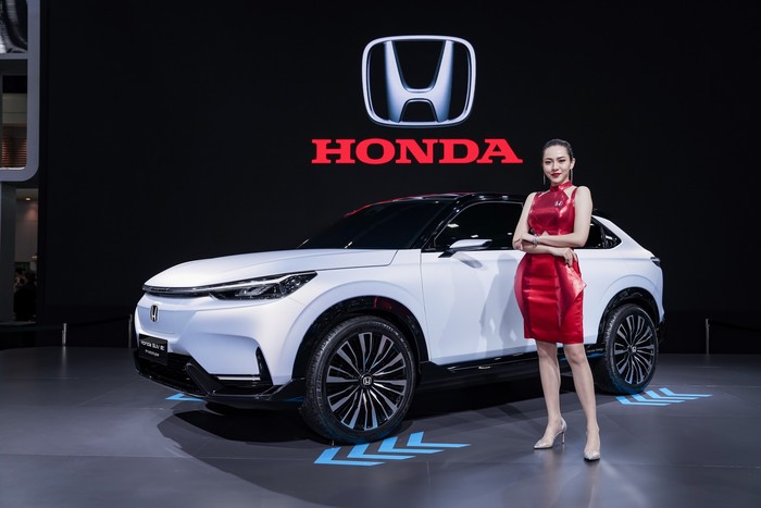 Honda HR-V Listrik Mejeng di Thailand
