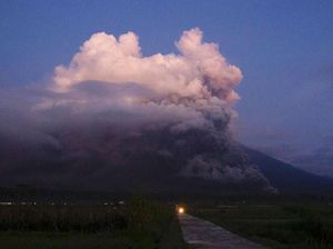PVMBG: Kabar Erupsi Semeru Dapat Menyebabkan Tsunami Tidak Benar!