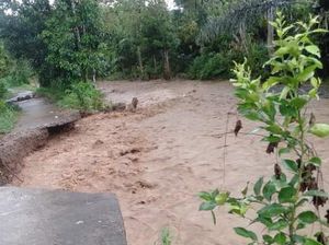 Akses Jalan di Polman Putus Diterjang Banjir, 2 Dusun Terisolir
