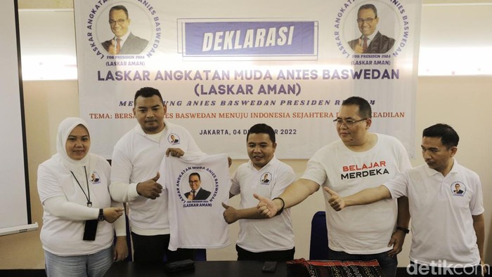 Laskar AMAN Deklarasi Dukung Anies Baswedan Maju Capres 2024 Laskar Angkatan Muda Anies Baswedan (AMAN) melakukan deklarasi mendukung Anies Baswedan maju sebagai Capres 2024. Deklarasi berlangsung di Hotel Sofyan Jakarta.