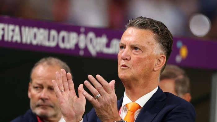 DOHA, QATAR - DECEMBER 03: Coach Louis Van Gaal of Netherlands during the FIFA World Cup Qatar 2022 Round of 16 match between Netherlands and USA at Khalifa International Stadium on December 03, 2022 in Doha, Qatar. (Photo by Stefan Matzke - sampics/Corbis via Getty Images)
