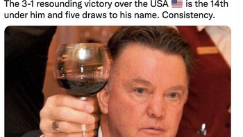 Louis Van Gaal membuat Belanda tak terkalahkan dan sudah memenangkan 14 laga. Foto: Twitter