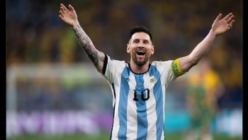 Laga Argentina melawan Australia di babak 16 besar Piala Dunia 2022 juga menjadi penampilan ke-1.000 Messi. Foto: Screenshot/Twitter