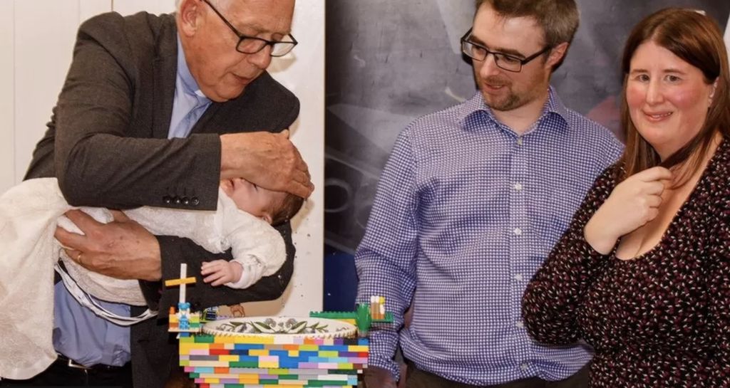 Oliver Farrelly dibaptis dengan font yang terbuat dari Lego (Dok: MARTIN WOLFENDEN)