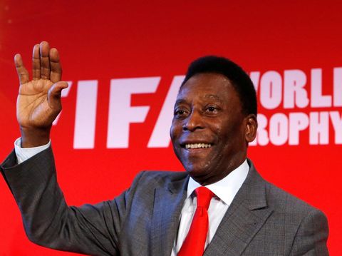 Pele menghadiri konferensi pers untuk mempresentasikan 