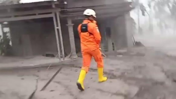 semeru kembali erupsi minggu 4 desember