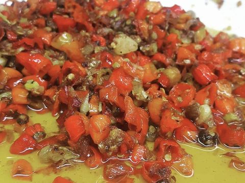 Sambal mbe nasi ayam bu Oki Bali