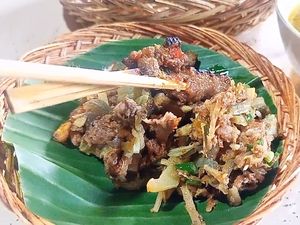 Bikin Ngiler, Cobain Yuk Kenyalnya Lawar Bulus Jik Tong di Abiansemal
