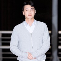Selain Kai, ada Sehun EXO yang bertugas sebagai pekerja sosial. Penggemar dapat kepulangan personel termuda grup KPop EXO itu pada tanggal 20 September 2025. Foto: Instagram @oohsehun