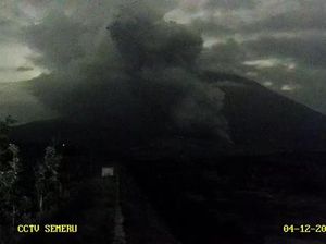 Warga Dua Desa Terdampak Awan Panas Semeru Mulai Diungsikan Sementara