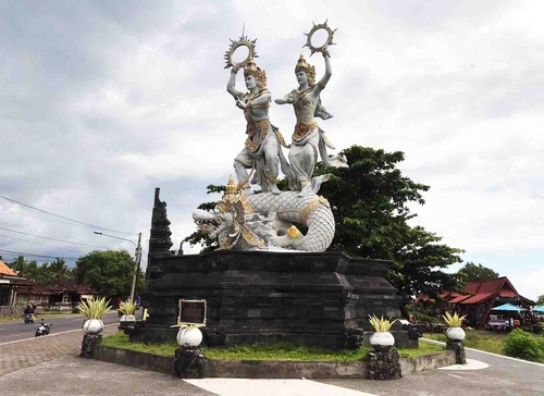 Suasana di objek wisata pantai Wates Yeh Malet yang terletak di Banjar Dinas Yeh Malet, Desa Antiga Kelod, Kecamatan Manggis, Kabupaten Karangasem (foto: I Wayan Selamat Juniasa)