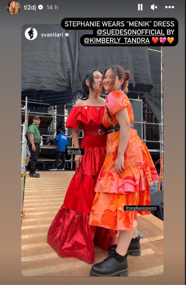 Stephanie Poetri sebelumnya memang tengah fokus menjalani kariernya sebagai penyanyi di Amerika Serikat. Hal itu yang membuat dirinya dan sang bunda sampai tak bertemu selama hampir 2 tahun. Foto: Instagram/@ti2dj