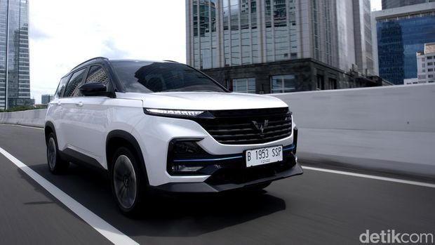 Wuling Almaz Hybrid