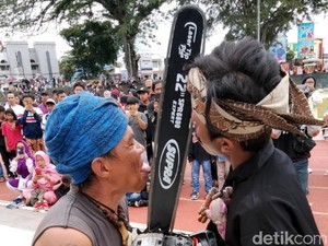 Debus Tak Cuma Kebal dari Senjata Tajam, tapi Juga Tak Tembus Gerusan Zaman