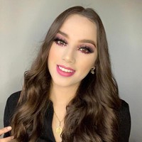 Wanita asal Michoacan, Meksiko, ini langsung mendapat penanganan medis untuk diperiksa kondisinya. Beruntung, Andrea hanya mengalami luka bakar kecil. Foto: Facebook/Andrea Víctor