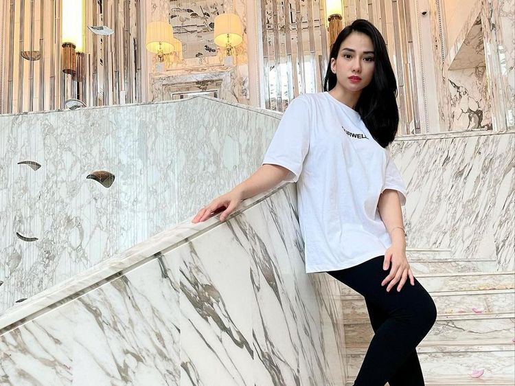 Bella Luna Trauma Berat Jalin Hubungan dengan Pria!