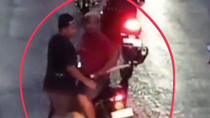 Beredar video bernarasi seorang pemotor mengacung-acungkan pedang di jalanan Kota Solo.