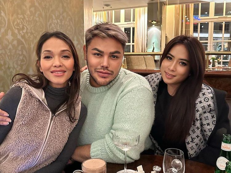 Seru! Ivan Gunawan Kulineran Bareng Bunda Corla di Jerman