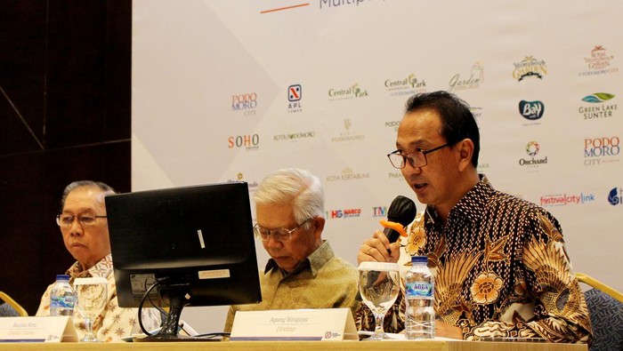 Capaian Kinerja APLN Kuartal III 2022 PT Agung Podomoro Land Tbk menggelar Public Expose pencapaian sembilan bulan di tahun 2022. Seperti apa hasilnya?
Perusahaan memiliki total sekitar 518 hektar lahan dimana seluas 370 hektar dalam pengembangan dan sisanya untuk pengembangan dimasa mendatang. Untuk lahan dalam pengembangan yang terbesar adalah Podomoro Park Bandung seluas 115 hektar diikuti Podomoro Golf View di Cimanggis Bogor seluas 58 hektar dan proyek–proyek lainnya.