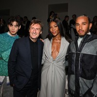 Potret Cha Eun Woo bersama CEO Dior, Naomi Campbell, dan Lewis Hamilton sontak menjadi perbincangan netizen Korea karena membuktikan popularitasnya di kancah internasional. Foto: Getty Images