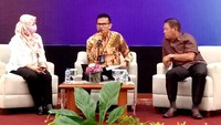 Direktur Finance PT Bank Tabungan Negara (Persero) Tbk. Nofry Rony Poetra bersama Akademisi Universitas Gadjah Mada Bobi Setiawan dan Kepala Seksi Pelaksana Wilayah II BP2P Wilayah Jawa III Kementerian PUPR Enfy Diana Dewi dalam Seminar Nasional “Peluang dan Tantangan Kolaborasi Multisektor dalam Penyediaan Perumahan di Indonesia & Peluncuran Bank Desain Klinik Rumah Swadaya” di Yogyakarta, pekan lalu.