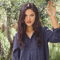 Berparas cantik dan berprofesi sebagai model juga membuatnya tidak pernah dianggap serius. Banyak orang mengira dirinya hanya bermodal tampang. Foto: Instagram/@emilyadonna