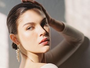 8 Potret Model yang Merasa Capek dan Terbebani karena Berwajah Cantik
