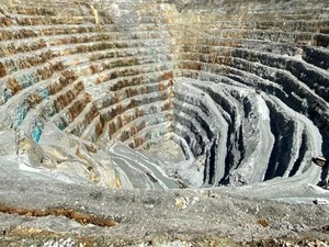 Freeport Hentikan Produksi, Fokus Cari 5 Pekerja Hilang di Grasberg