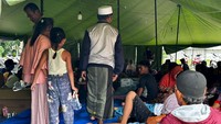 Bantuan dikirimkan langsung ke Posko Pengungsian Utama di Lapangan Candipuro Lumajang. Secara berharap bantuan awal dari Telkomsel ini bisa meringankan sementara kebutuhan pokok dari para pengungsi agar tidak kekurangan asupan makanan. 