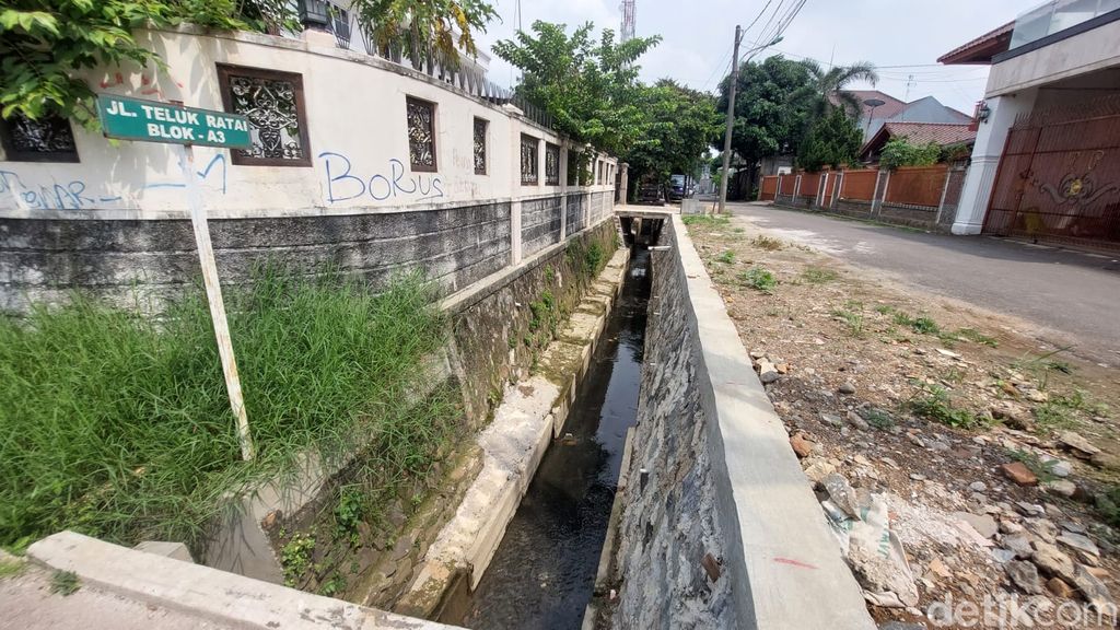 Got antibanjir di Pondok Bambu, Duren Sawit, Jakarta Timur, selesai dibangun. Kondisi 5 Desember 2022. (Rumondang Naibaho/detikcom)
