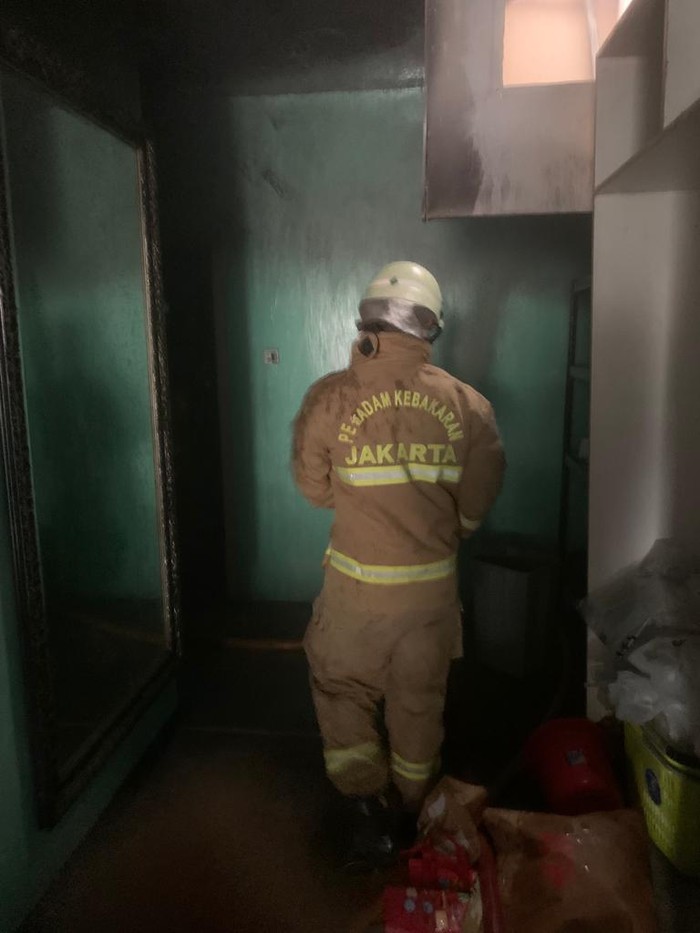 Gudang laundry di kawasan Kemang Utara, Mampang Prapatan, Jakarta Selatan (Jaksel), terbakar. Gudang laundry itu dalam kondisi kosong saat kebakaran terjadi. (dok Sudin Gulkarmat Jaksel)