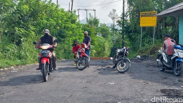 Jalur alternatif Lumajang-Malang ditutup