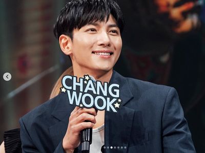 8 Gaya Ji Chang Wook yang Betah di Jakarta, Bikin Heboh Pamer Foto Renang