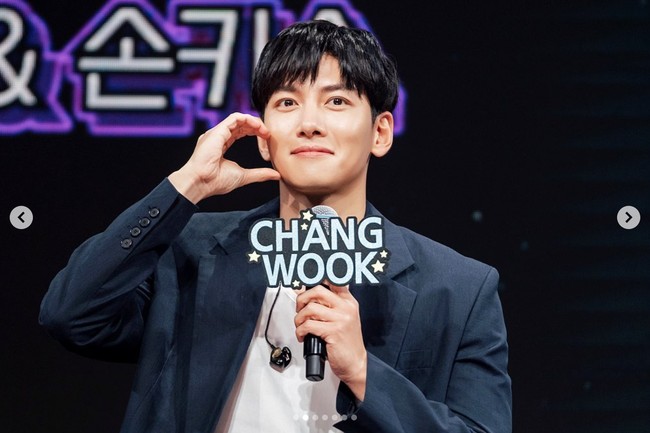 Fanmeeting tersebut semakin berkesan bagi penggemar karena Ji Chang Wook sudah dua kali menunda fanmeeting-nya, selama dua tahun terakhir karena COVID-19. Foto: dok. Instagram @jichangwook