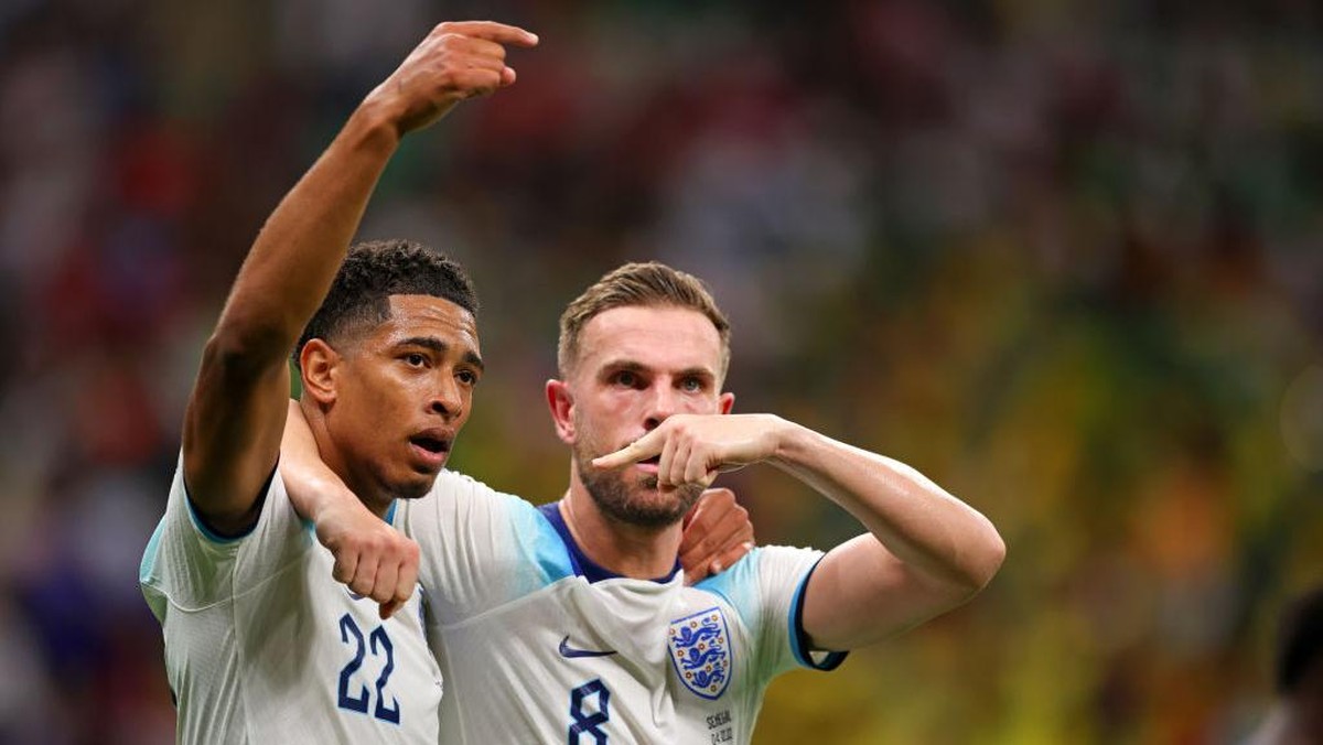 Jude Bellingham dan Jordan Henderson di Timnas Inggris. (Foto: Getty Images)