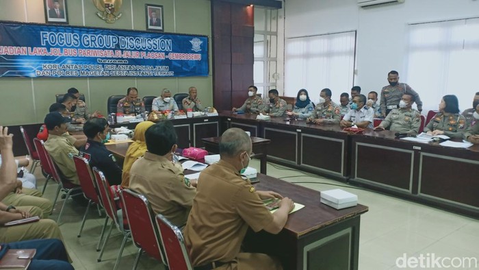 kecelakaan bus di magetan