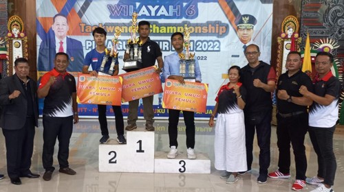 Tim Pengprov Taekwondo Indonesia Bali berhasil meraih peringkat pertama di ajang Kejurnas Taekwondo Wilayah 6 Piala Gubernur Bali di Aula UNHI Denpasar
